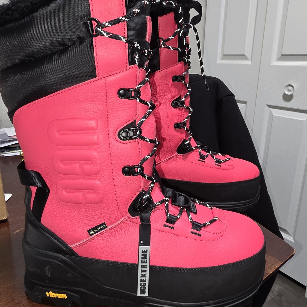 UGG Shasta Women's Vibrant Pink Winter Boots
